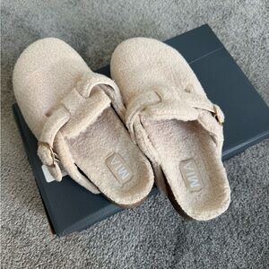 MIA Cream Fleece Sherpa Platform Clog, Size 7.5 - only worn once